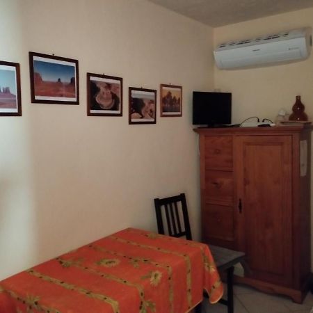 L'Orangette Bed and Breakfast Régusse Buitenkant foto